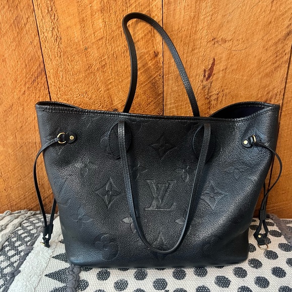 Louis Vuitton Handbags - Louis Vitton Neverfull MM black
